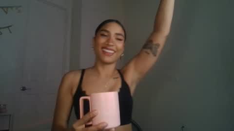 Liv 3 online show from December 5, 12:21 am