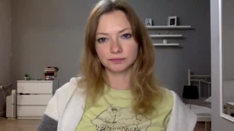 Snapshot of lux_millie chatting on October 21, 8:56 pm Millie online show from October 21, 8:56 pm
