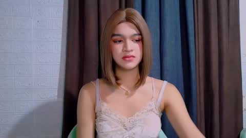 queen lux online show from March 9, 2:21 pm