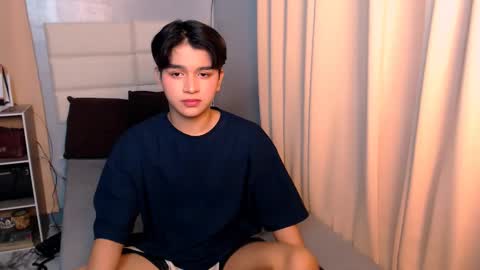 queen lux online show from March 9, 3:05 pm