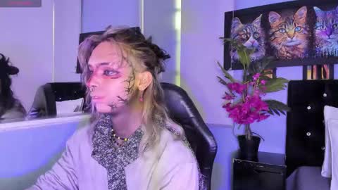 Luxiel 3 online show from November 18, 9:40 pm