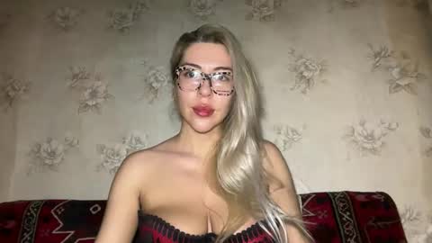 LuxSonyaStar online show from November 8, 8:12 pm