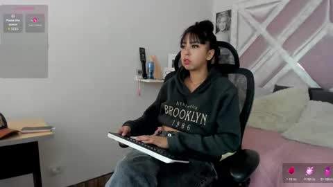 Lux online show from March 9, 2:32 pm