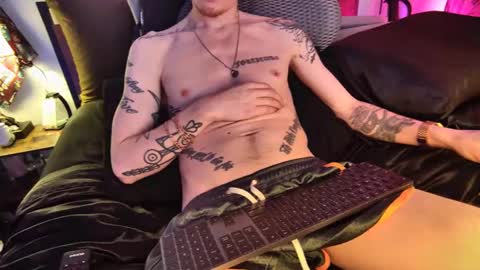 lwooda online show from November 18, 2:25 am