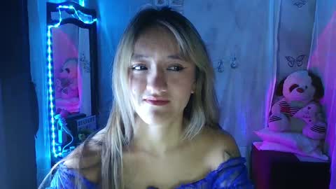 Snapshot of lya_ch chatting on September 22, 10:03 pm Call me Lia  online show from September 22, 10:03 pm