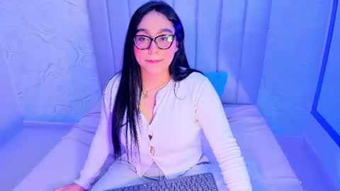LYA DUBOIS  online show from June 24, 8:49 pm