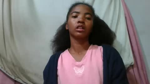 lydie856696 online show from June 9, 2:33 am
