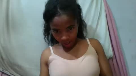 lydie856696 online show from June 8, 1:50 am
