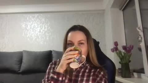 Tina online show from March 3, 8:00 pm