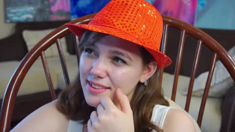 hi im Lyle online show from February 7, 9:16 am