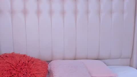 Lyn online show from October 24, 11:33 am