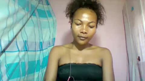 lyndah19 online show from December 20, 2:02 pm