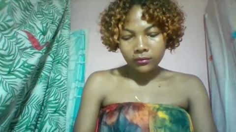 lyndah19 online show from January 5, 6:33 pm