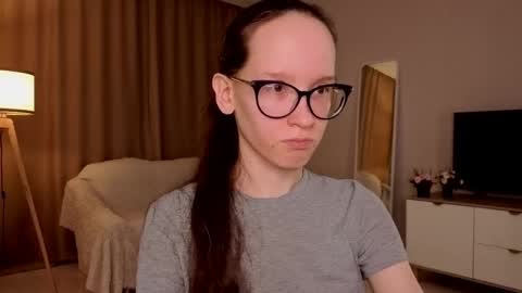 Sara online show from April 13, 4:44 pm