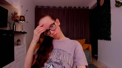 Sara online show from March 4, 7:22 pm