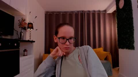 Sara online show from March 2, 7:12 pm