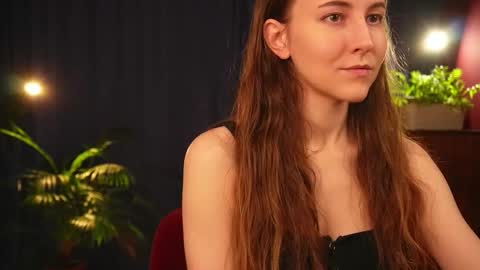 Lynn online show from November 17, 2:41 pm