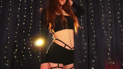 Snapshot of lynn_feline chatting on February 22, 12:29 pm Lynn online show from February 22, 12:29 pm