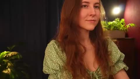 Snapshot of lynn_feline chatting on October 28, 7:31 am Lynn online show from October 28, 7:31 am