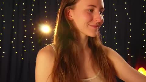 Snapshot of lynn_feline chatting on February 19, 12:11 pm Lynn online show from February 19, 12:11 pm