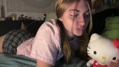 lynnxadams online show from July 26, 2:42 am