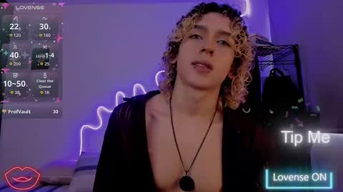 Lyric online show from March 12, 10:35 pm