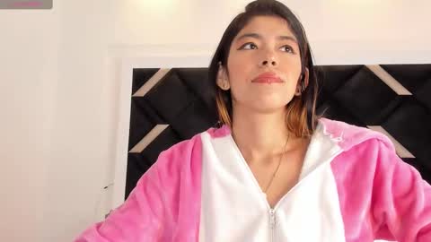 Lyxi online show from October 20, 1:38 pm