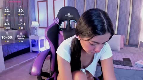 Lizzy smith  online show from February 14, 8:15 pm