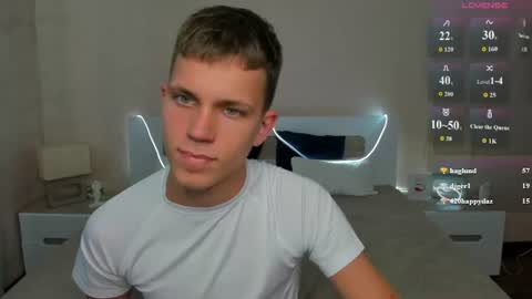 m0neyken_ online show from July 8, 7:34 am