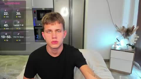 m0neyken_ online show from July 29, 6:13 am
