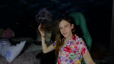 m1shq online show from September 8, 9:47 pm