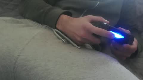 m4dh4tter24 online show from December 26, 10:37 am