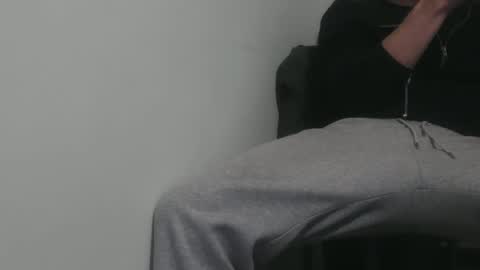 m4dh4tter24 online show from December 4, 8:23 pm