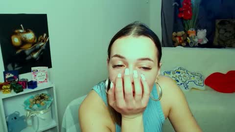 Vikki online show from February 9, 1:26 pm