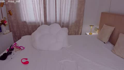 Mary online show from February 22, 11:46 am