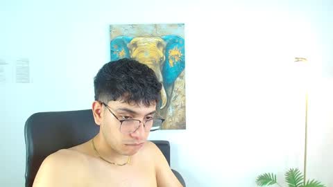 Max online show from March 25, 2:46 pm