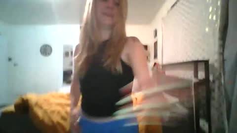 maceyloves online show from May 19, 3:57 am