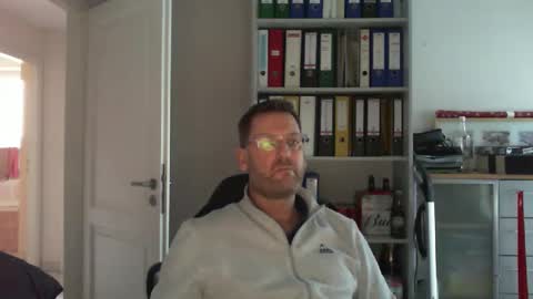 macfly67 online show from December 27, 2:22 pm