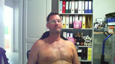 macfly67 online show from August 6, 4:27 pm
