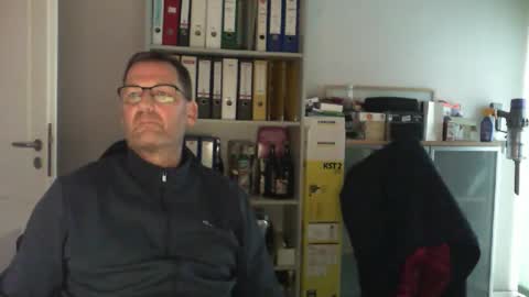 macfly67 online show from October 5, 4:14 pm