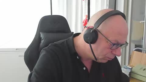 Andy online show from March 15, 10:40 am