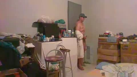 Snapshot of machoalex chatting on September 22, 7:56 am MACHOLIVRE online show from September 22, 7:56 am