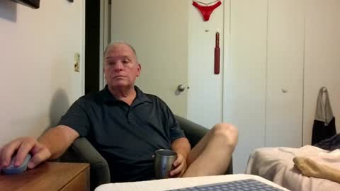 mackdocc001 online show from July 13, 12:53 pm