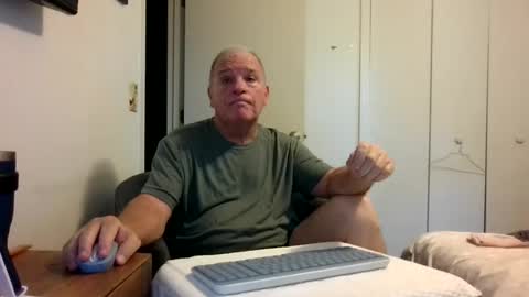 mackdocc001 online show from July 18, 1:02 pm