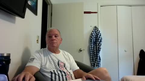 mackdocc001 online show from July 22, 4:31 pm