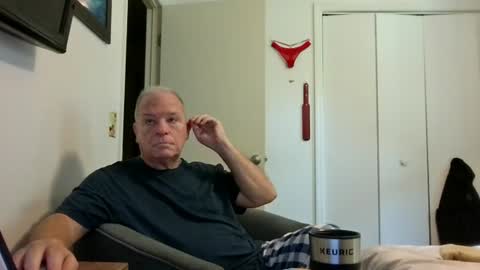 mackdocc001 online show from July 6, 4:09 pm