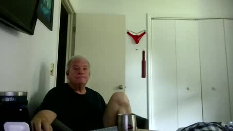mackdocc001 online show from June 19, 5:41 pm