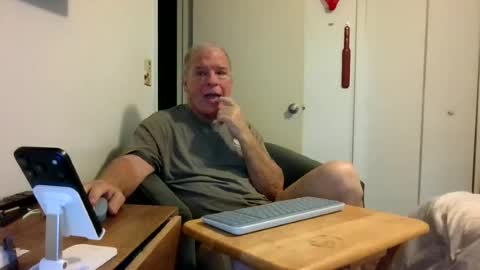 mackdocc001 online show from June 18, 1:16 pm