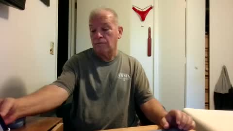 mackdocc001 online show from June 30, 12:04 pm