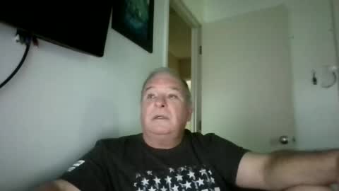 mackdocc001 online show from September 27, 3:32 pm